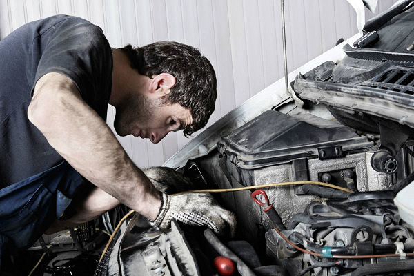 Mantenimiento auto auto nuevo en buenas condiciones