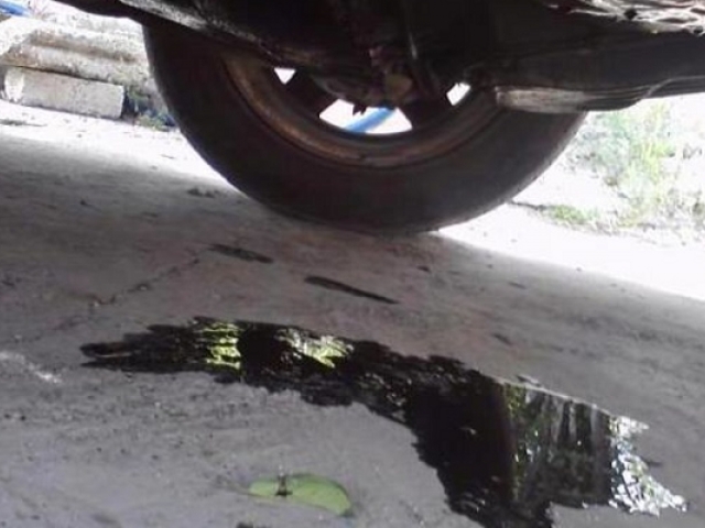 líquido que derrama tu auto