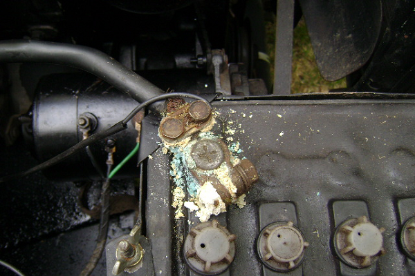 corrosión de los bornes de la batería