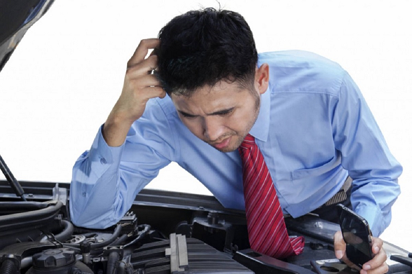 Guía de cómo diagnosticar problemas sencillos en tu auto